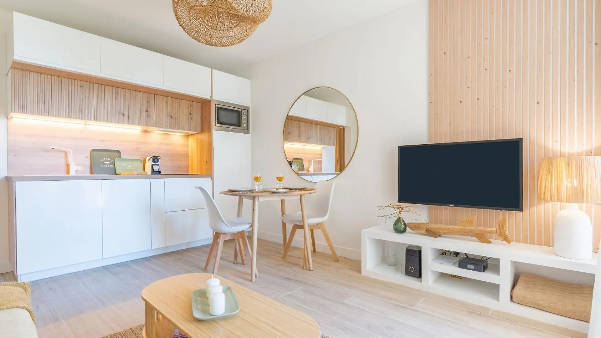 Appartement Avec Balcon - Cassis Centre Apartment